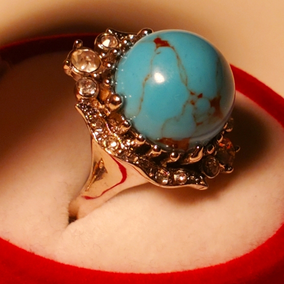 Banana Republic Jewelry - Costume jewlery ring size 6